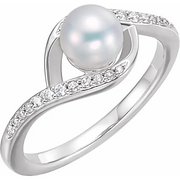 14K White Freshwater Cultured Pearl & 1/8 CTW Diamond Ring-