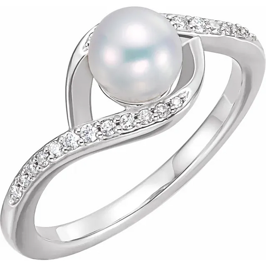 14K White Freshwater Cultured Pearl & 1/8 CTW Diamond Ring